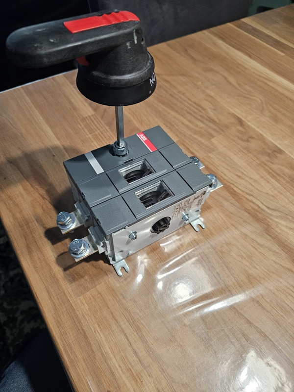 Afbeeldingslocatie: https://tweakers.net/i/DgnTlvVov49kJKOiO4cn3yniFlc=/x800/filters:strip_icc():strip_exif()/f/image/epJjiNbpB0rvtK4iuv6Ezkkv.jpg?f=fotoalbum_large