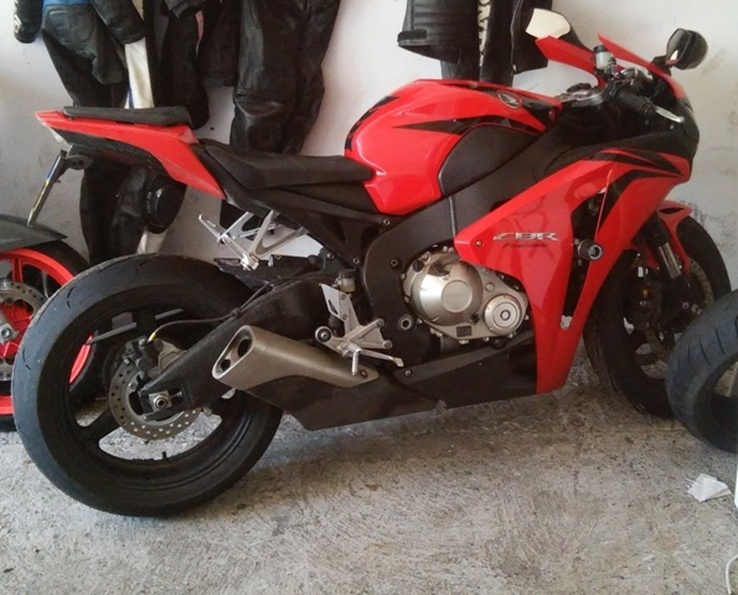 Afbeeldingslocatie: https://tweakers.net/i/DgpufBV84otyO7zqaqVJ0A6hUFU=/full-fit-in/4920x3264/filters:max_bytes(3145728):no_upscale():strip_icc():fill(white):strip_exif()/f/image/cRIkNJO3dzOAHrWHdhwwq7VO.jpg?f=user_large