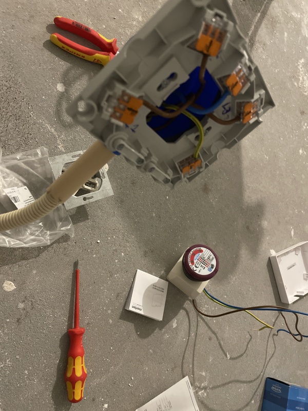 Afbeeldingslocatie: https://tweakers.net/i/DhZpKnnKAkI0oIwc1etWQRLIfAI=/x800/filters:strip_icc():strip_exif()/f/image/ccXGTBbG8kERDJZecCozRYeY.jpg?f=fotoalbum_large