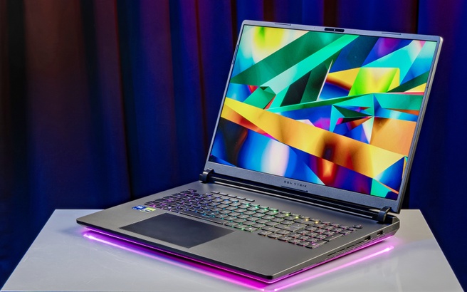 ASUS ROG Strix Scar 18