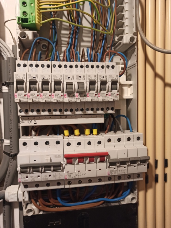 Afbeeldingslocatie: https://tweakers.net/i/DmNKHkPP4AcG70V3vJQubois3_s=/x800/filters:strip_icc():strip_exif()/f/image/bBYrEVzs8fVkhbCNSX2M4lWW.jpg?f=fotoalbum_large