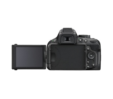 Nikon D5200 + AF-S VR DX 18-105