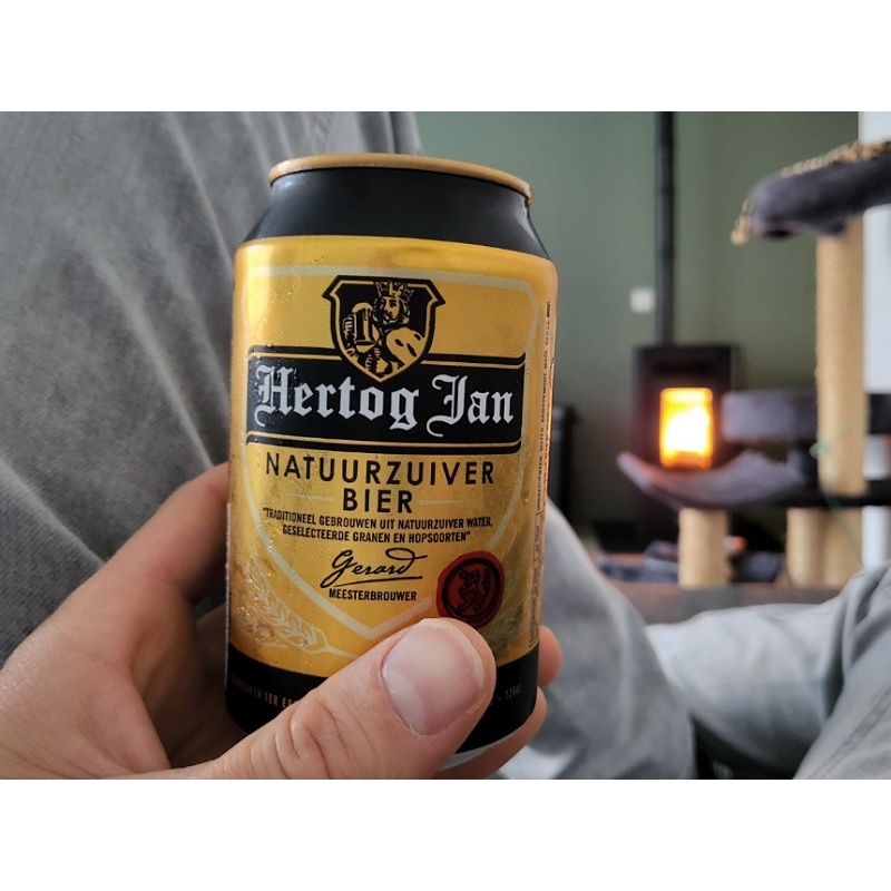 Afbeeldingslocatie: https://tweakers.net/i/DpHsdTqPJ7KfOu10mKpISD1jqas=/fit-in/4920x3264/filters:max_bytes(3145728):no_upscale():strip_icc():fill(white):strip_exif()/f/image/krQI4ToCCgB4Mw9TbZNqpO3y.jpg?f=user_large