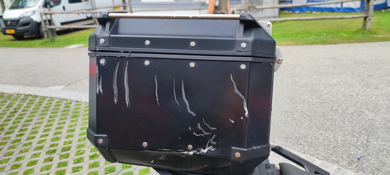 Afbeeldingslocatie: https://tweakers.net/i/Du8hCquP5FjoYvEYKM-hMgqL3nY=/800x/filters:strip_icc():strip_exif()/f/image/rlR95d9yuPnIa6ehs5fEPcUY.jpg?f=fotoalbum_large