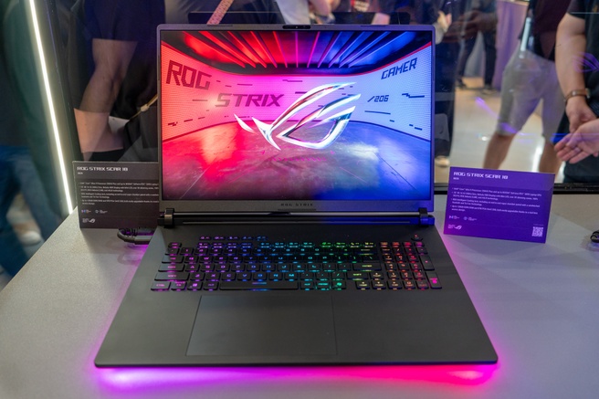 ASUS ROG Strix Scar 18
