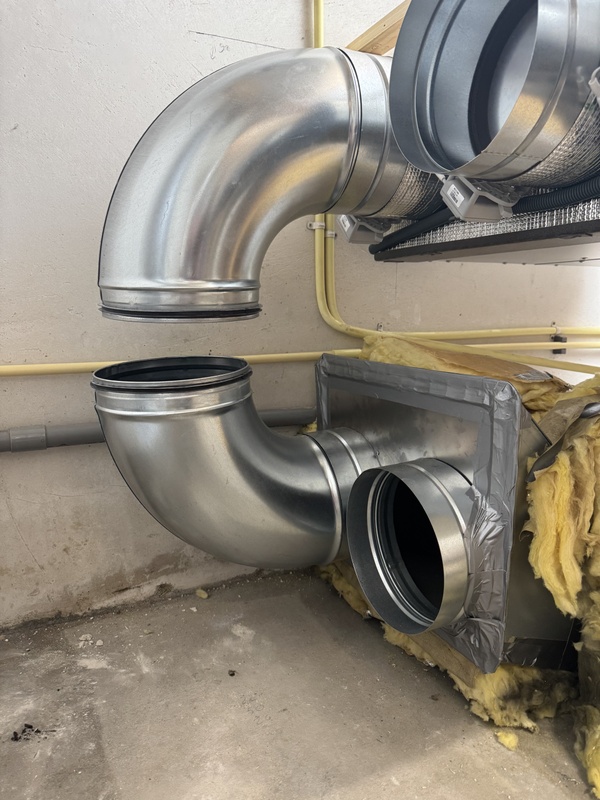 Afbeeldingslocatie: https://tweakers.net/i/E3RoRRDN9gVJiNpny75jsug9CGs=/x800/filters:strip_icc():strip_exif()/f/image/GhQ9LyKNWgODm7gvSWpCAwTA.jpg?f=fotoalbum_large