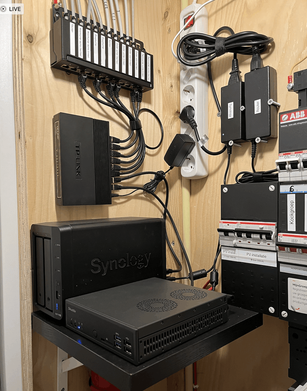 Afbeeldingslocatie: https://tweakers.net/i/E6frI6_DcUYBXhUy1Pt5YFIRK80=/x800/filters:strip_exif()/f/image/pbfkhtWRxVy6mUyGap4Oh2di.png?f=fotoalbum_large