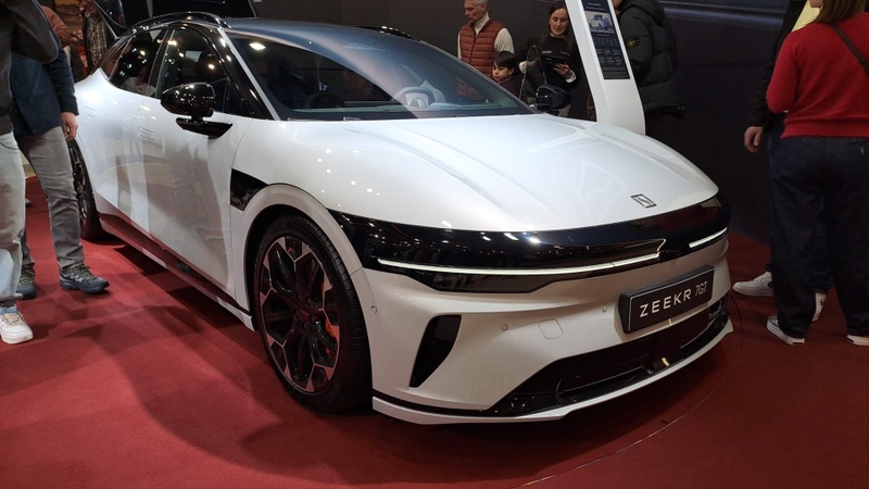 Afbeeldingslocatie: https://tweakers.net/i/E9R9DF9LAOAYMN7lxlgZLobvIlU=/800x/filters:strip_icc():strip_exif()/f/image/CfXLWsm4RuDl40vCbp4YKgKz.jpg?f=fotoalbum_large