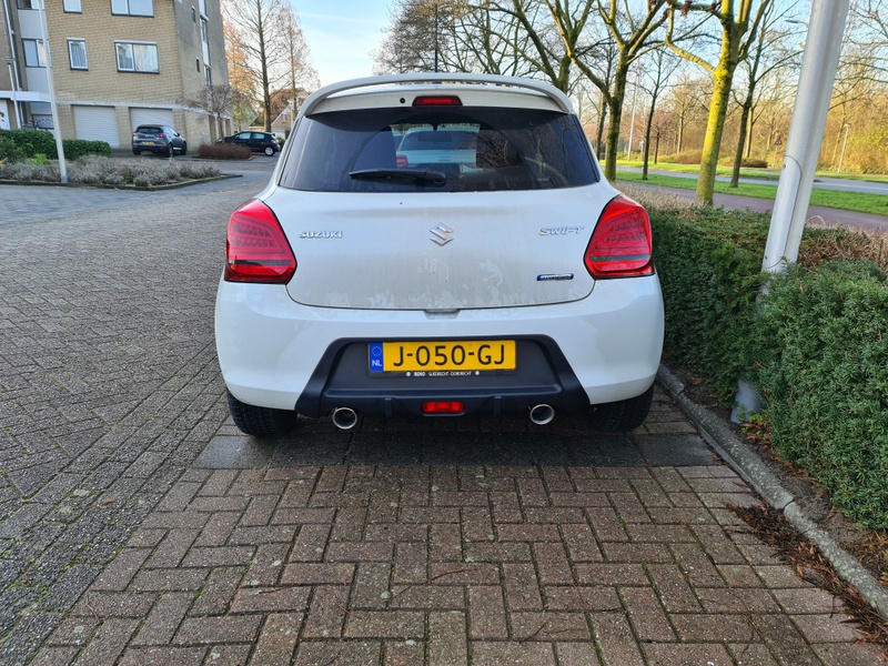 Afbeeldingslocatie: https://tweakers.net/i/ECG4eHH3BhnZOywRUcTTbFUDPA0=/800x/filters:strip_icc():strip_exif()/f/image/SeFlHTE6UKXrG4rUsYC1zocp.jpg?f=fotoalbum_large