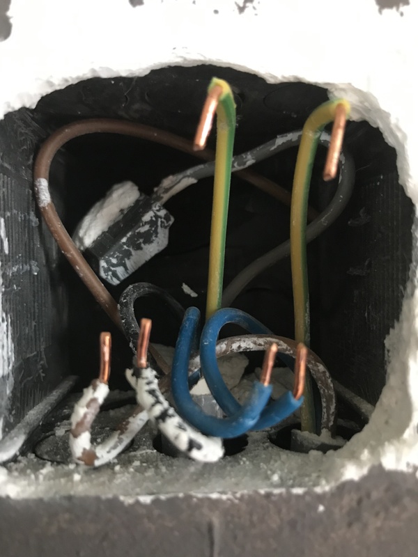 Afbeeldingslocatie: https://tweakers.net/i/ECKODqeKZlUkF6FtIPfJLwY906A=/x800/filters:strip_icc():strip_exif()/f/image/KBSniZzoXpE1qi2fc9O0J77r.jpg?f=fotoalbum_large