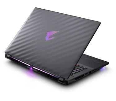 Gigabyte AORUS Master 18 (BZHC6EED65SP)