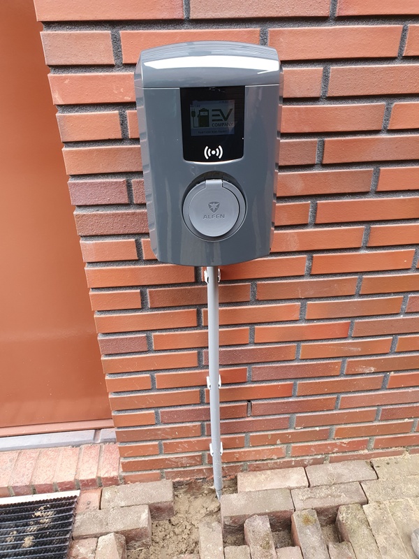 Afbeeldingslocatie: https://tweakers.net/i/EH3vBsOgFtW2hythxPZiJg0_va0=/x800/filters:strip_icc():strip_exif()/f/image/v2gZsvavJsalJYpEskEYQGa7.jpg?f=fotoalbum_large
