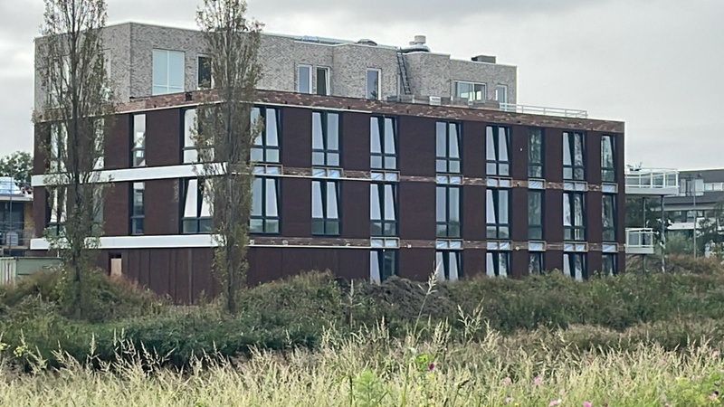 Afbeeldingslocatie: https://tweakers.net/i/EJdykDKcAh2evzbYg8BGftKDYuQ=/800x/filters:strip_icc():strip_exif()/f/image/5E0VIwi4SIMLP2nIB3WrptDO.jpg?f=fotoalbum_large
