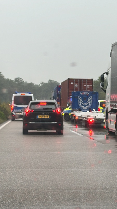 Afbeeldingslocatie: https://tweakers.net/i/EP4VIU74Ub1zibKIbLpdL3d4v3Q=/x800/filters:strip_icc():strip_exif()/f/image/pd7ugGtlQgXErZn7CmsyX6KG.jpg?f=fotoalbum_large