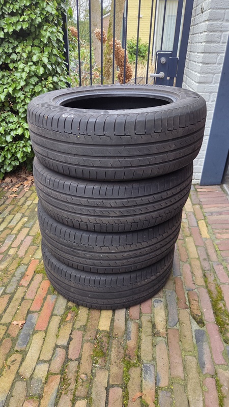 Afbeeldingslocatie: https://tweakers.net/i/EVcBfSQNlNT7-EZwcSnBSJ7RuCk=/x800/filters:strip_icc():strip_exif()/f/image/sdGDzhEulLoRaNAVQA3RMm8i.jpg?f=fotoalbum_large