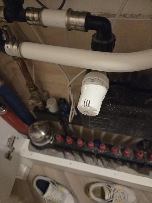 Afbeeldingslocatie: https://tweakers.net/i/EVfGfBCc4FcyliMa0cbWDYnPNoI=/x800/filters:strip_icc():strip_exif()/f/image/r1wPsMnksKRm0V9TSAhLwoUG.jpg?f=fotoalbum_large