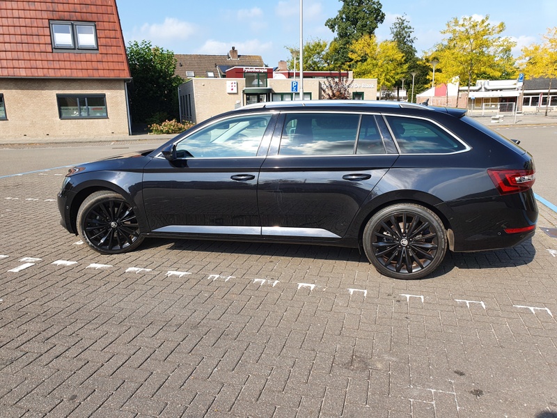 Afbeeldingslocatie: https://tweakers.net/i/EWOMR0Gpg-2cPAVZFqAFhRz9bks=/800x/filters:strip_icc():strip_exif()/f/image/xTdDR1RyD0PAkDzlZXz6BJht.jpg?f=fotoalbum_large