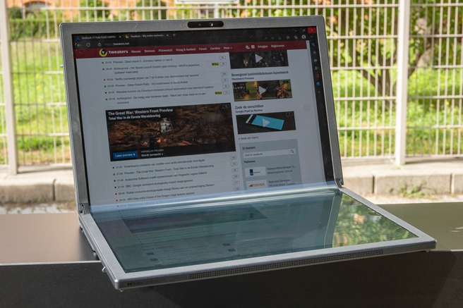 ASUS Zenbook 17 Fold OLED