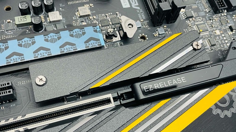 Afbeeldingslocatie: https://tweakers.net/i/EhhHaON2Kn8s2OKh7yIC-DB4E-c=/800x/filters:strip_icc():strip_exif()/f/image/1ZOuxlqRBbQ8bfLx1M2zuOHf.jpg?f=fotoalbum_large