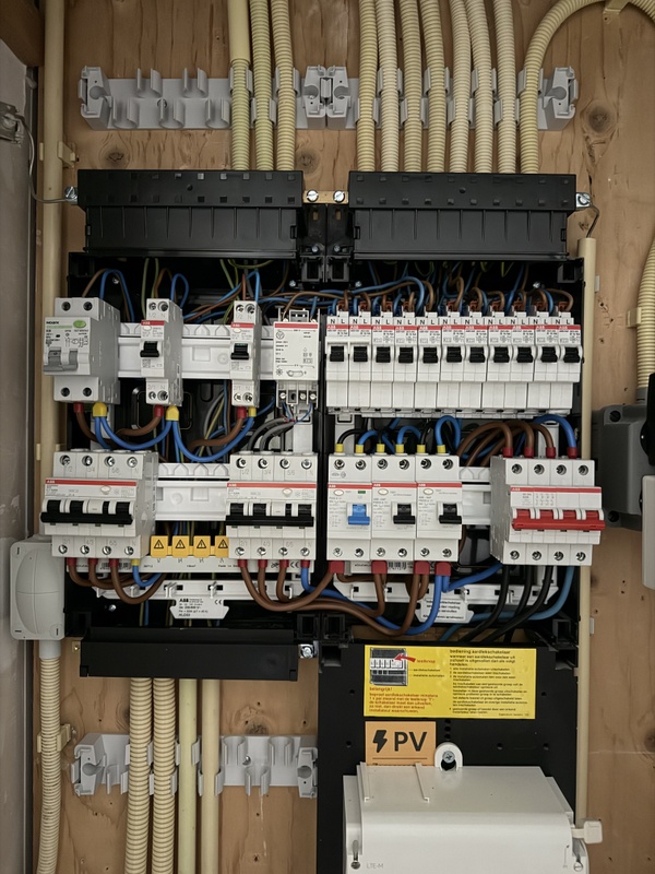 Afbeeldingslocatie: https://tweakers.net/i/ElSnvZOT1yVLiuttL4EP-YLBRJE=/x800/filters:strip_icc():strip_exif()/f/image/XaqsIQL0eLllhJrpVPn8kqxT.jpg?f=fotoalbum_large