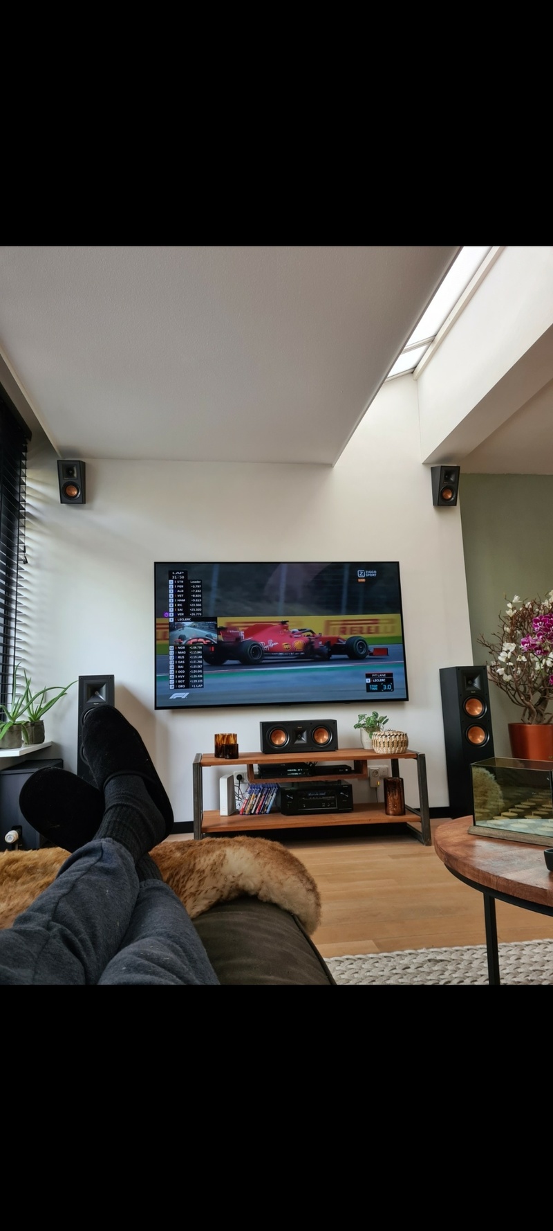 Afbeeldingslocatie: https://tweakers.net/i/EmG2a4WUiULnALzIzat9qxjONrE=/800x/filters:strip_icc():strip_exif()/f/image/HGC9MhQeAVSvlnWD8Mqj9cx9.jpg?f=fotoalbum_large