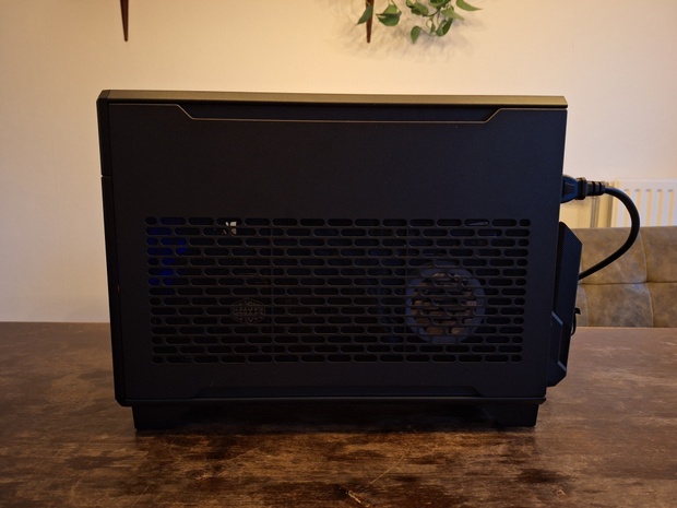 Afbeeldingslocatie: https://tweakers.net/i/EoLRXpWaHpW6Sh9B_kO7BkyZWIw=/620x/filters:strip_icc():strip_exif()/m/2271134/1VHWVgUimRtBYJBI86BHcIUCUHuhgIyRsR6t8773tA2CHRVD60.jpeg?f=620xauto