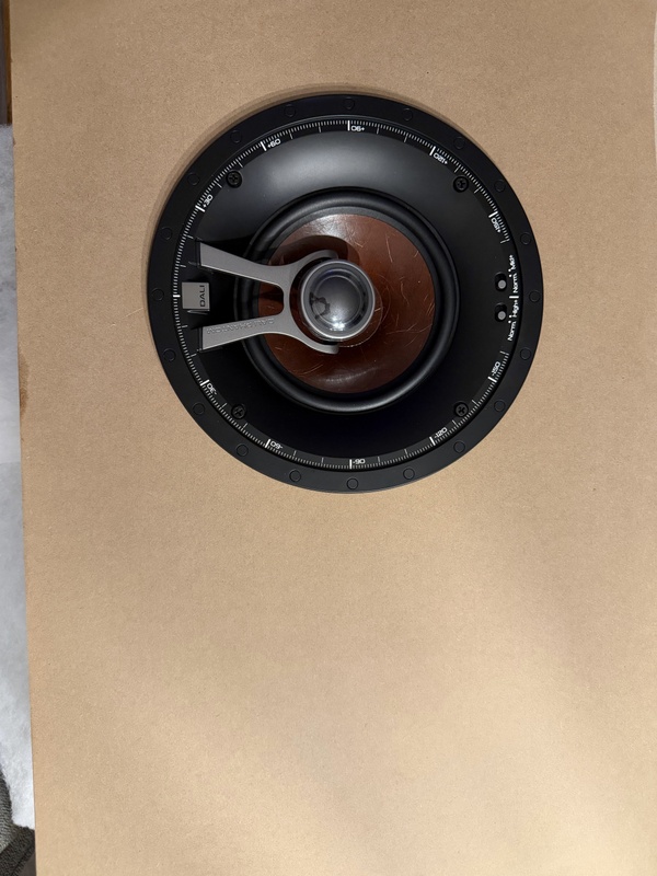 Afbeeldingslocatie: https://tweakers.net/i/Eq-nwLklC0g5dSgVKXyGhCkbRcM=/x800/filters:strip_icc():strip_exif()/f/image/urKpsd929I5xYMGwcYvdJFOg.jpg?f=fotoalbum_large