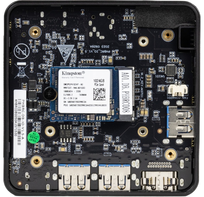 Minisforum Mercury EM780 all'interno