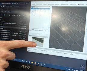 Een van de taken waar de ontwikkelaars bij MICS nu mee bezig zijn, is het optimaliseren van de manier waarop de Intel RealSense-camera van de robot de omgeving in kaart brengt