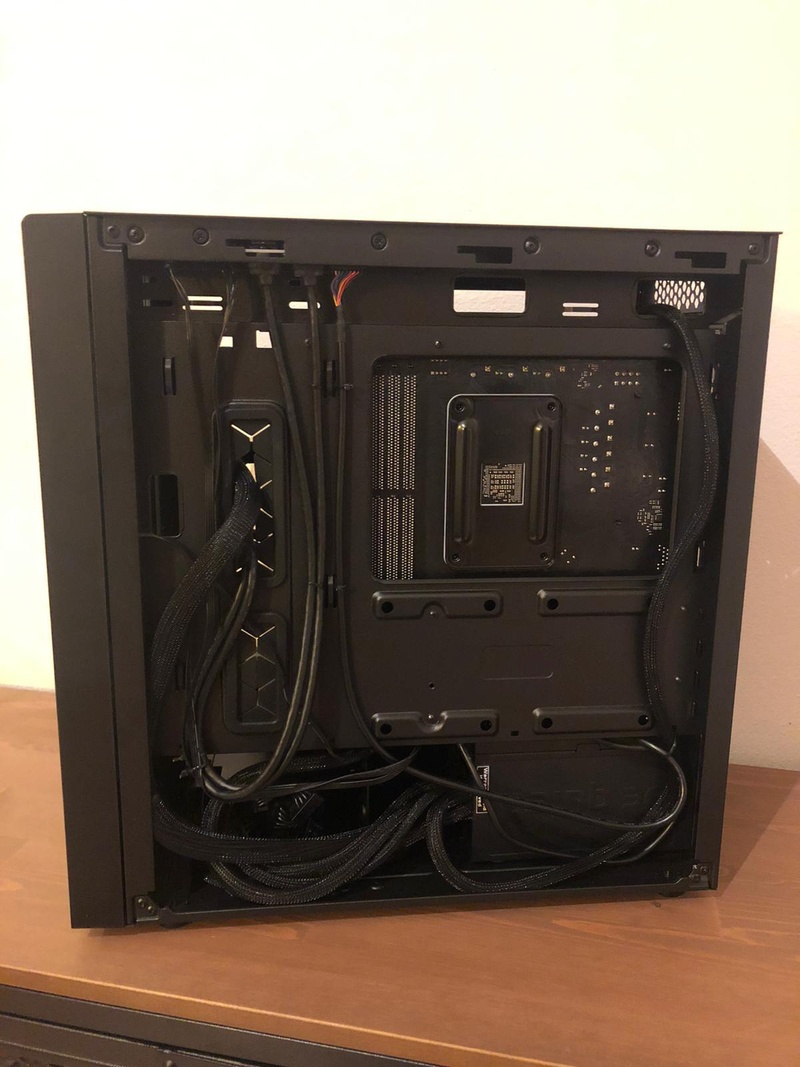 Afbeeldingslocatie: https://tweakers.net/i/EuxJwBSa6WhfVoFD6YmYkMhHkrc=/800x/filters:strip_icc():strip_exif()/f/image/OerGaOuixz6RwTqFWOS1ljOX.jpg?f=fotoalbum_large