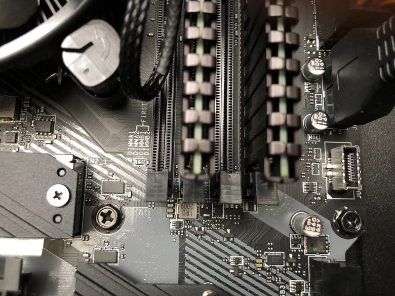 Afbeeldingslocatie: https://tweakers.net/i/EziQ0884JdyqIlY_xbUv8nYDuas=/800x/filters:strip_icc():strip_exif()/f/image/JtX7z18WoeoRTV8dnzy5Z3mT.jpg?f=fotoalbum_large