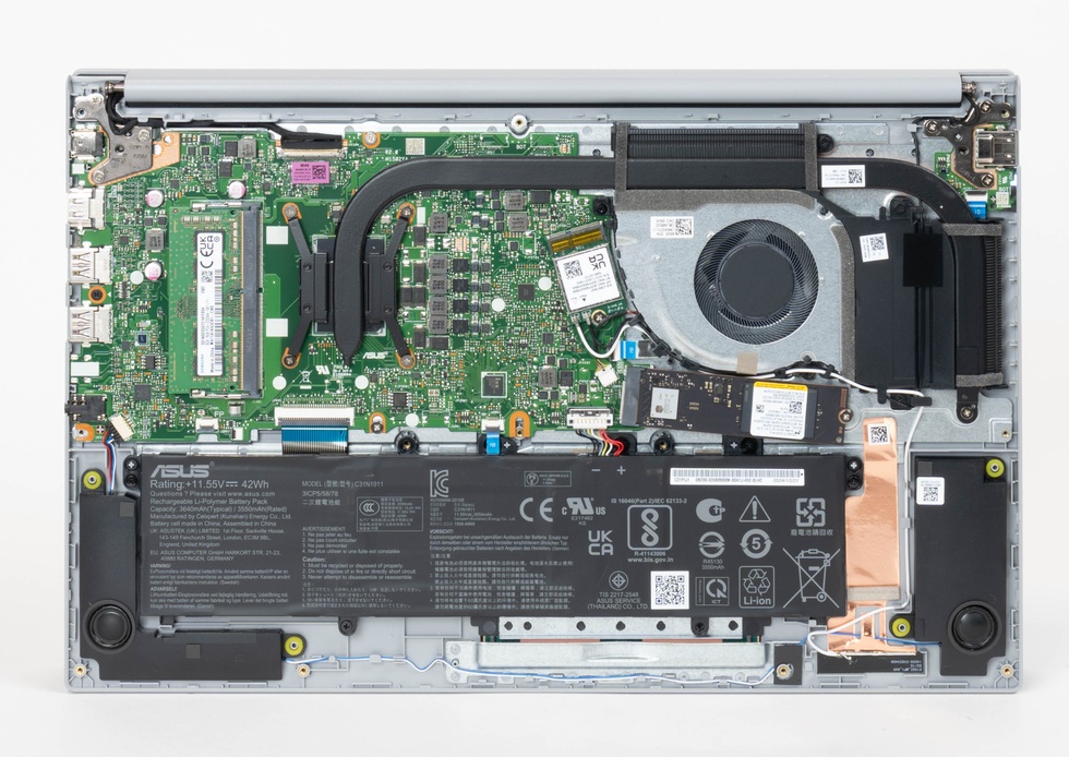 ASUS Vivobook 15 M1502YA-NJ590W
