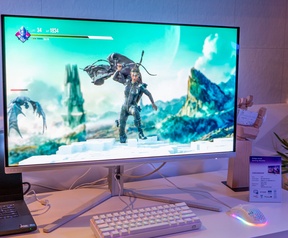 Philips Evnia 32M2N8900P en AOC Agon AG326UZD2