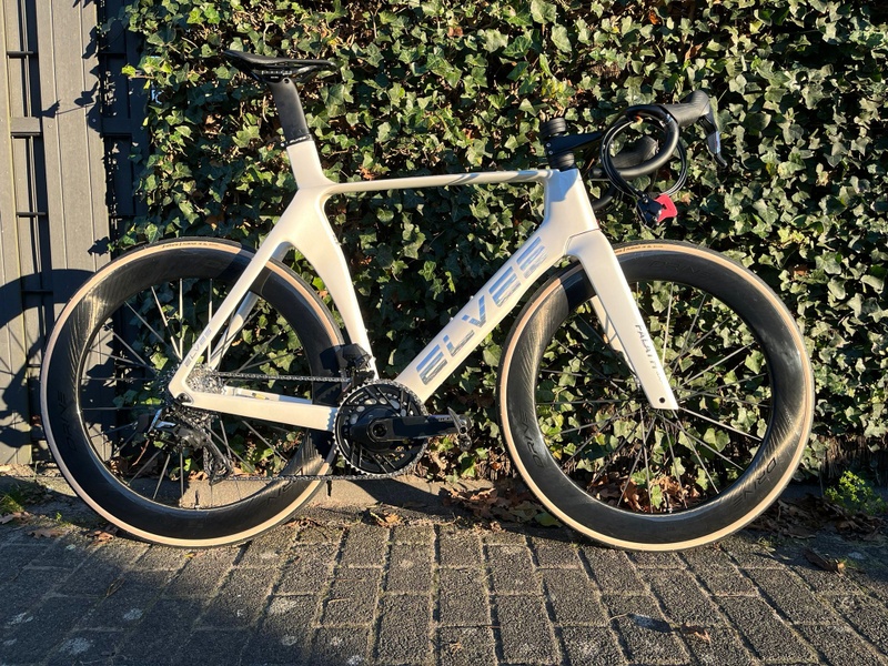 Afbeeldingslocatie: https://tweakers.net/i/F5OSfAydlorpr4QNTXzL5XR1dEw=/800x/filters:strip_icc():strip_exif()/f/image/GKmvi4J9ApiSmQuPbBdfbSJN.jpg?f=fotoalbum_large