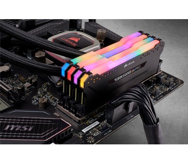 Corsair CMW64GX4M4E3200C16