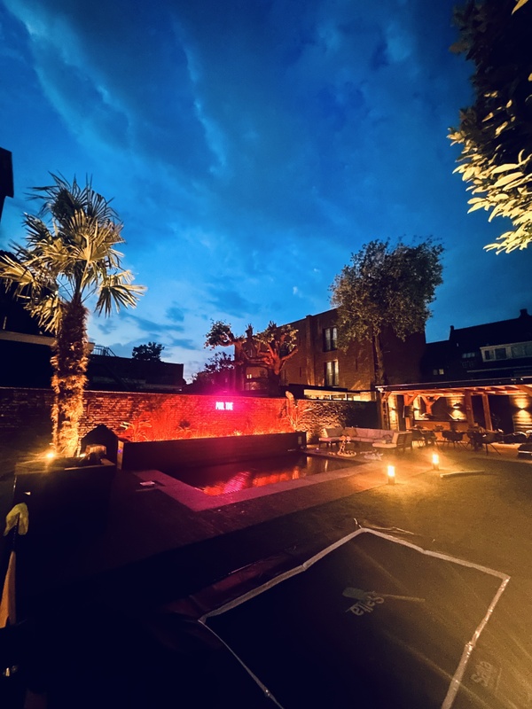 Afbeeldingslocatie: https://tweakers.net/i/FBhVIMMsC7UH_7OHyWf_ooC2g-4=/x800/filters:strip_icc():strip_exif()/f/image/Ze2lMKOSmria8MeukyerWnEV.jpg?f=fotoalbum_large