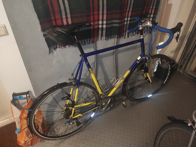 Afbeeldingslocatie: https://tweakers.net/i/FDimupmtxs9qNmwTPRePvqXK1EM=/800x/filters:strip_icc():strip_exif()/f/image/0M4Nav1K6wiTvRiDO8iUjPN3.jpg?f=fotoalbum_large