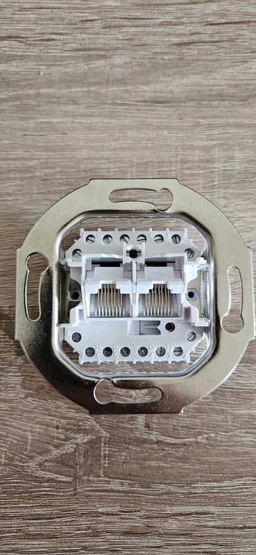 Afbeeldingslocatie: https://tweakers.net/i/FK7cdc4RAjwEzKqh_FxjgGAfb1w=/x800/filters:strip_icc():strip_exif()/f/image/PBkch4KhVxzIkKMCzLFAsubZ.jpg?f=fotoalbum_large