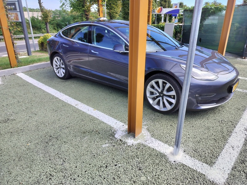 Afbeeldingslocatie: https://tweakers.net/i/FKYUKrJ-otYLdaehbkOPI4sX8po=/800x/filters:strip_icc():strip_exif()/f/image/O5vwq531ZPcZDEx6iXzvAHIw.jpg?f=fotoalbum_large