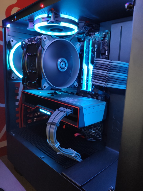 Afbeeldingslocatie: https://tweakers.net/i/FLr-9KwfJ-Vo3oNFYEB4W7FAuTM=/x800/filters:strip_icc():strip_exif()/f/image/B5Mzr7aCXqHVyjWLFl84BQcN.jpg?f=fotoalbum_large