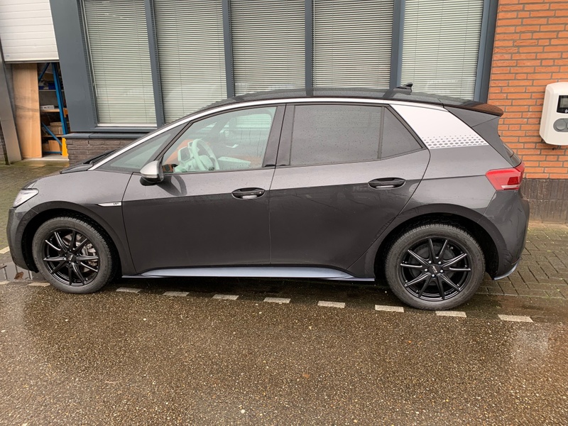 Afbeeldingslocatie: https://tweakers.net/i/FYxmkjrNhJfahAhTyIzmgXzh3dg=/800x/filters:strip_icc():strip_exif()/f/image/JJ4RpVKOwjtS2Uhu7K3SDm4L.jpg?f=fotoalbum_large