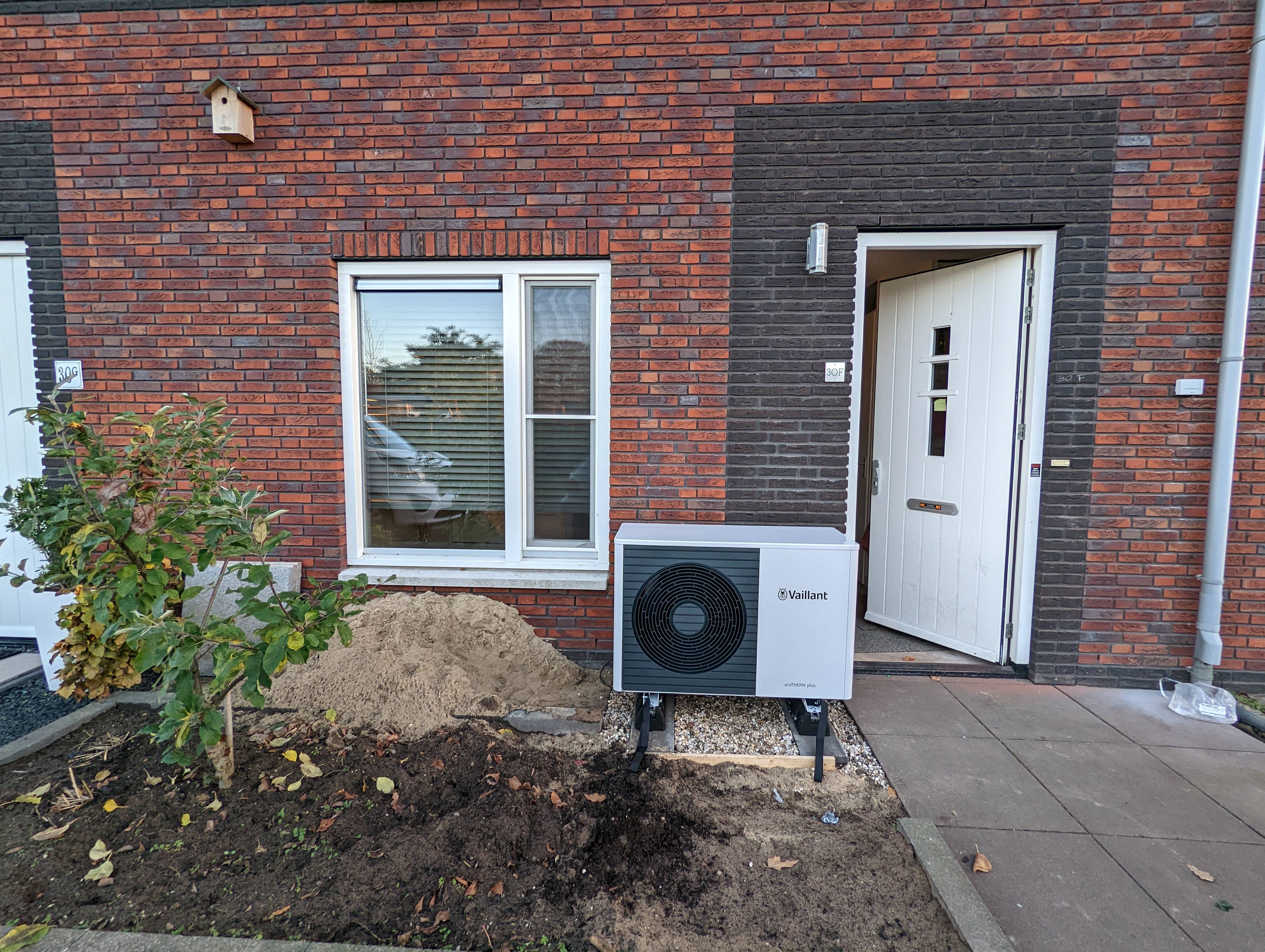 Afbeeldingslocatie: https://tweakers.net/i/FdJbvTZBfV-7-8erztjxj1i76XY=/full-fit-in/4920x3264/filters:max_bytes(3145728):no_upscale():strip_icc():fill(white):strip_exif()/f/image/jnGl8Zo5kK6ygQmGZRT6cuec.jpg?f=user_large