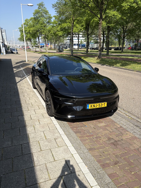 Afbeeldingslocatie: https://tweakers.net/i/Fj4e953ZNY7zom0Fl7UBk20nDq8=/x800/filters:strip_icc():strip_exif()/f/image/R6SAN7Bnsr1181ECXqZ1j5xa.jpg?f=fotoalbum_large