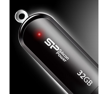 Silicon Power Luxmini 322 32GB Zwart