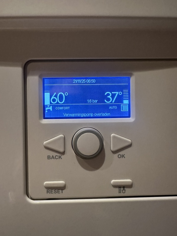 Afbeeldingslocatie: https://tweakers.net/i/FmRLSlDtSz8PCW9002TLEyIbYGk=/x800/filters:strip_icc():strip_exif()/f/image/tzakshMJYqiZtXlUlahtPvlF.jpg?f=fotoalbum_large