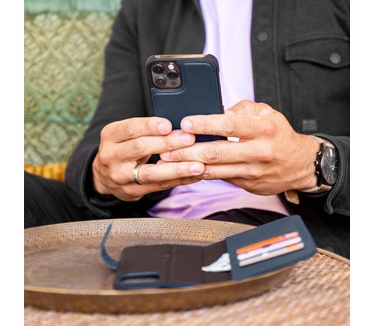 Accezz Premium Leather 2 in 1 Wallet Bookcase iPhone 12 (Pro) - Donkerblauw