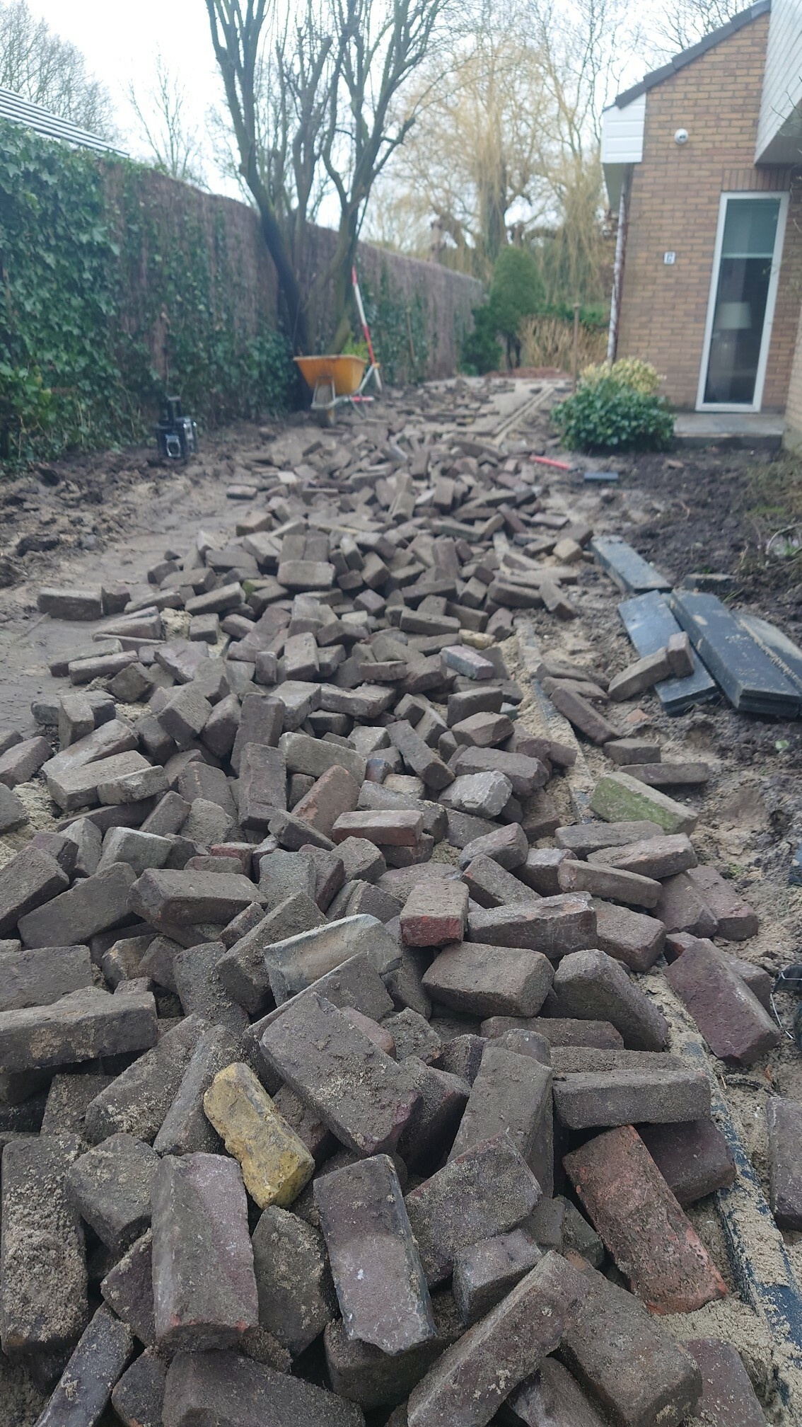 Afbeeldingslocatie: https://tweakers.net/i/FwGhttcr7yMDg4lTxdgBQQ7j9pk=/fit-in/4920x3264/filters:max_bytes(3145728):no_upscale():strip_icc():strip_exif()/f/image/oToAkZJbgoM7w9RpdHisL5Dz.jpg?f=user_large