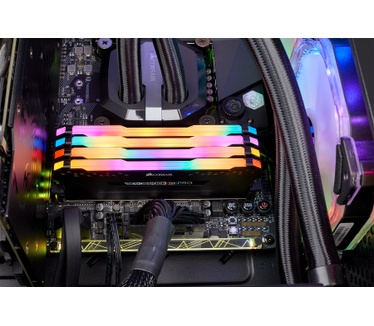 Corsair CMW128GX4M4Z3200C16