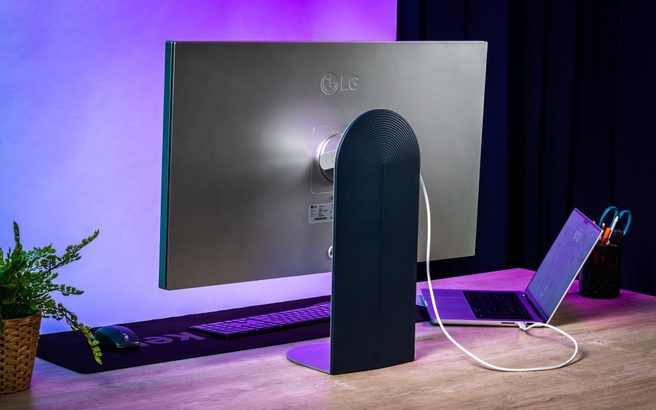 LG UltraFine 32U990A