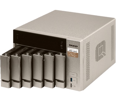 QNAP TVS-673